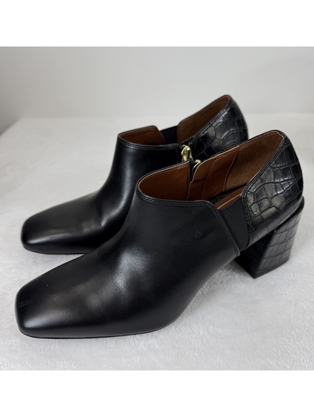 VIONIC Ankle Booties Black 7 Crocodile Block Heel Linda Leather Shorties Croc